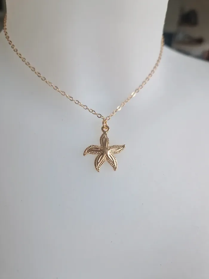 Collier fantaisie doré pendentif petite étoile de mer - photo numéro 2