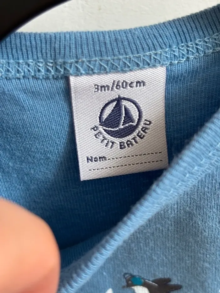 Lot 3 bodies bleus Petit Bateau 3 mois - photo numéro 16