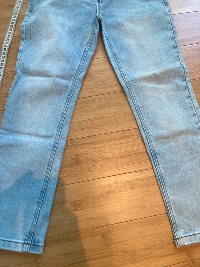8 ans - pantalon matière jeans avec élastique de réglage à l’intérieur état impeccable - photo numéro 3