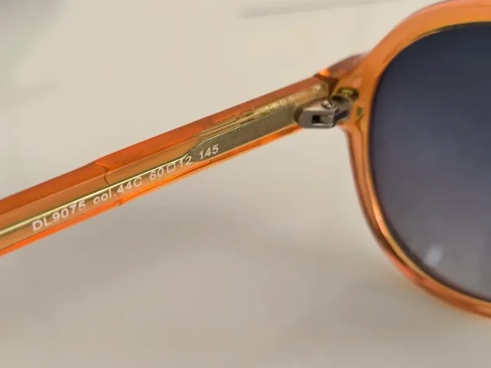 DIESEL lunettes de soleil UV3 - Monture orange & verres effet miroir - photo numéro 13