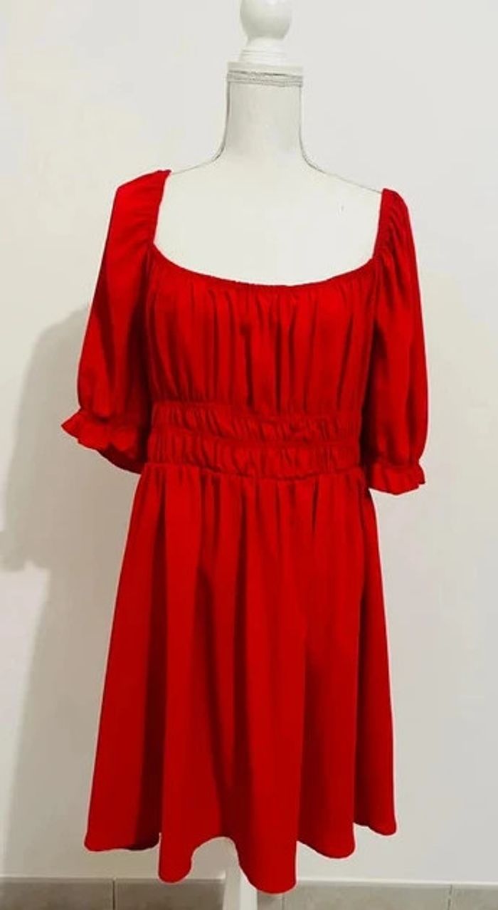 Robe rouge manches resserrées - photo numéro 2