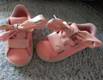 Baskets taille 24