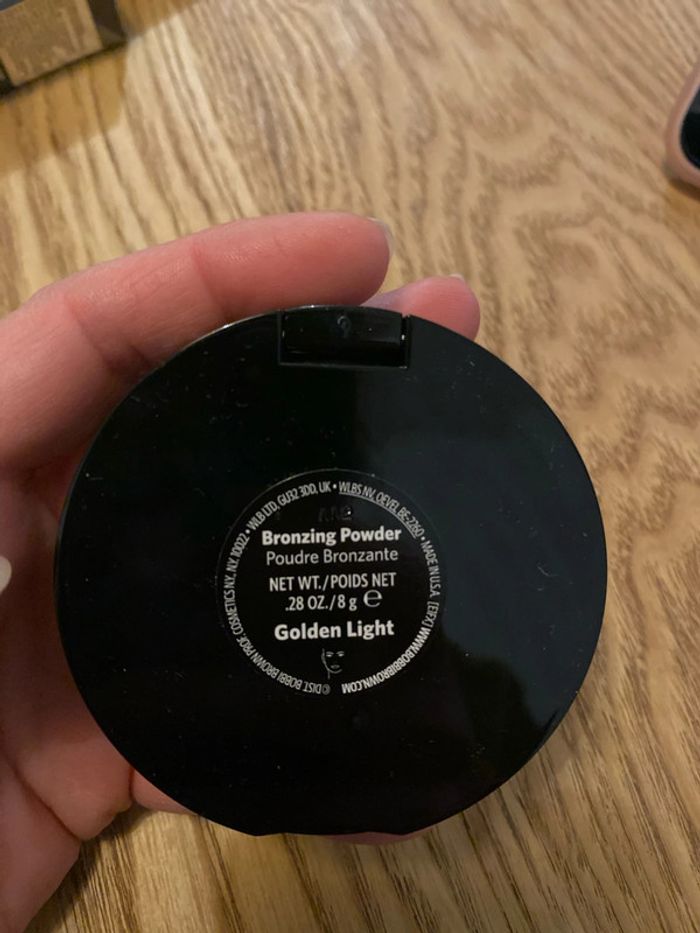 Poudre bronzante Bobbi Brown Bronzing Powder - Teinte Golden Light 1 - photo numéro 3