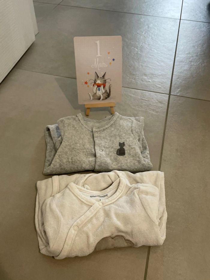 Lot de pyjamas - photo numéro 2