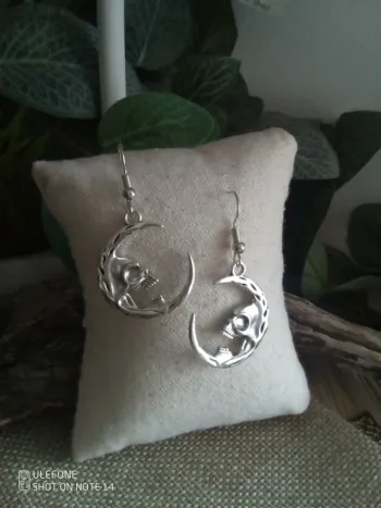 Boucles d'oreilles rock lune crâne