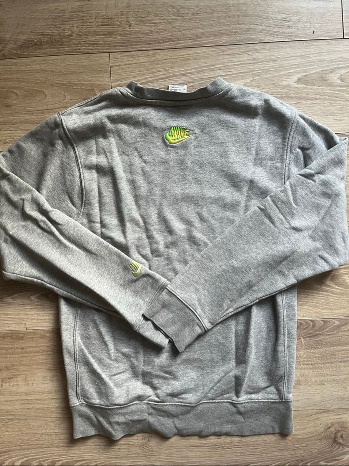 Pull Nike gris - photo numéro 3