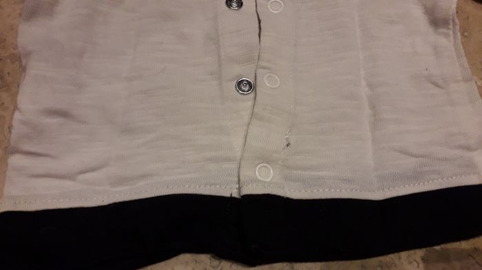 Ensemble 3 pièces (Pantalon + Tee-shirt + Veste à capuche) et paire de chaussettes - photo numéro 5