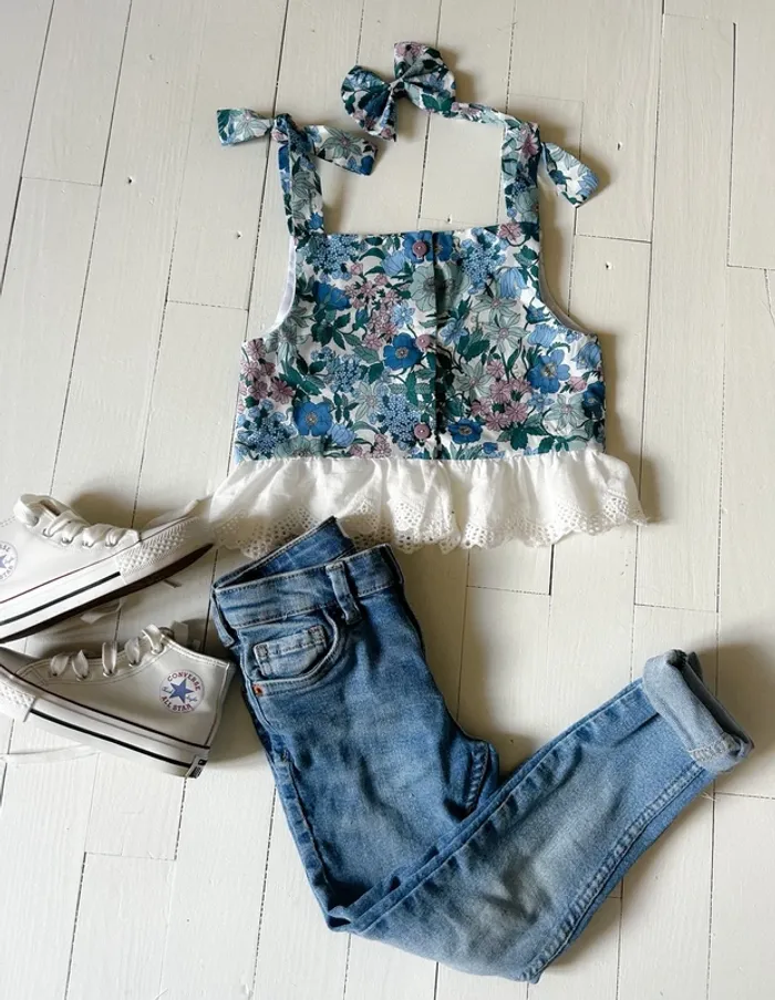 Blouse et noeud liberty créatrice + jean zara 7/8 ans - photo numéro 2