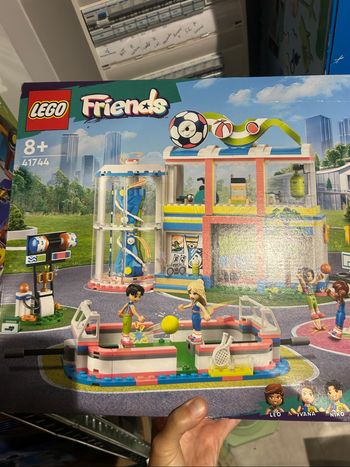 LEGO Friends 41744 Le Centre sportif