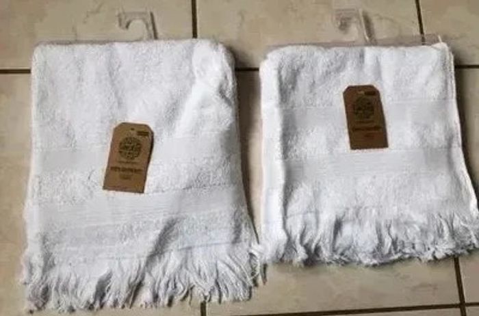 Lot de 2 Serviettes de toilette 50x100 cm Sincere en coton bio blanc neuf avec étiquette