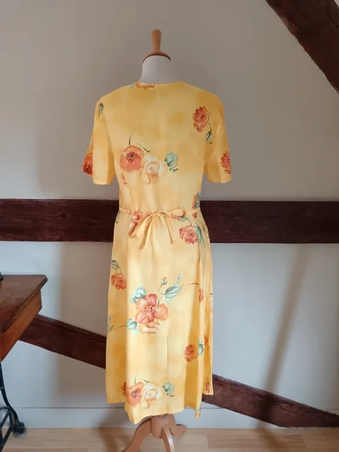 Robe jaune boutonnée fleurie roses - photo numéro 5