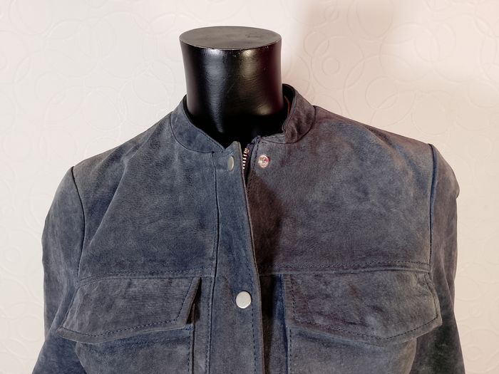 Etat NEUF - Veste zippée en cuir de porc marine/gris Mango - photo numéro 3