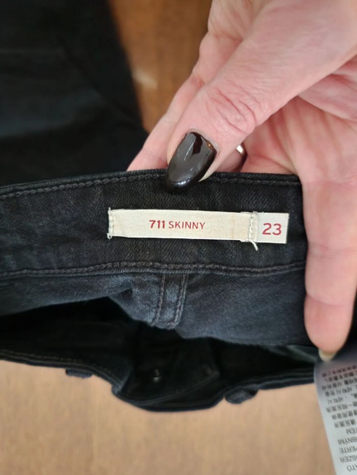 Jeans levis noir - photo numéro 4