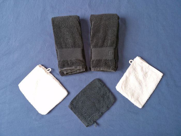 Lot de 2 serviettes + 3 gants - Tex