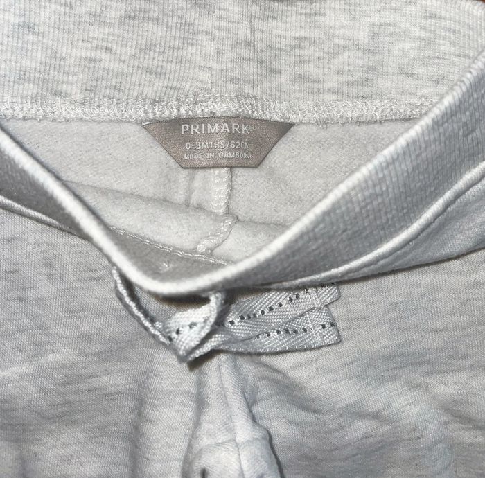 Pantalons 1 mois - photo numéro 3