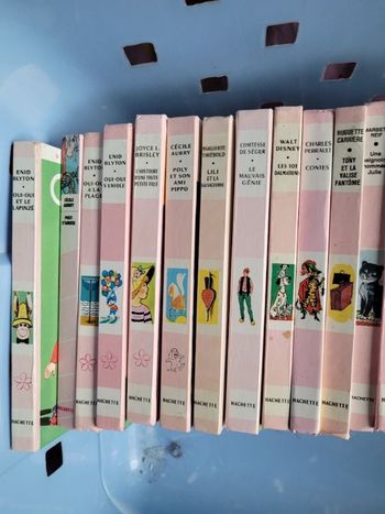 Bibliothèque rose et verte (suite)