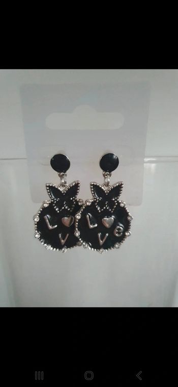 Boucles d'oreilles.