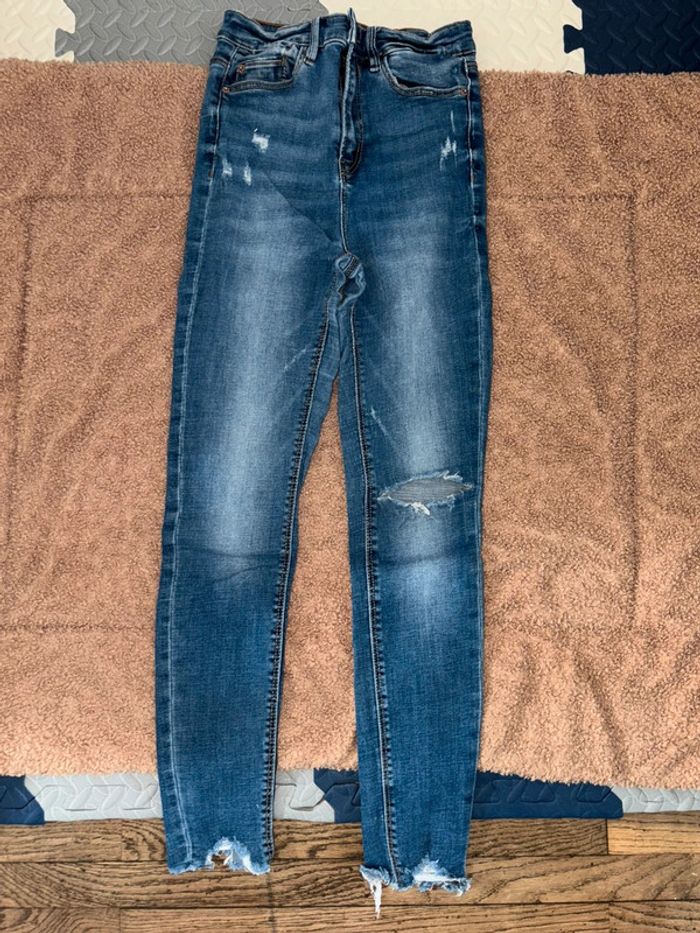 Lot de 3 jeans bleus troués stradivarius t 36 - photo numéro 10