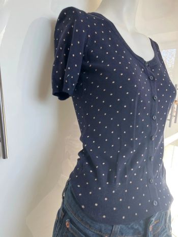 petit haut marine à petit pois