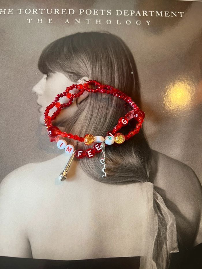 friendship bracelet | taylor swift