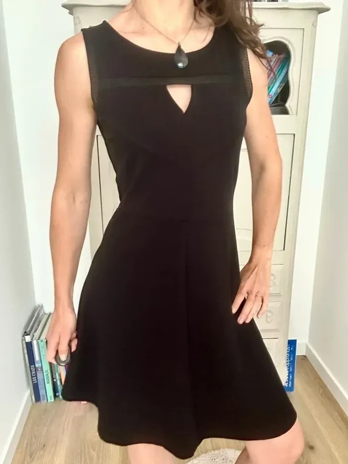 Magnifique robe patineuse noire Naf Naf – Taille M - photo numéro 5