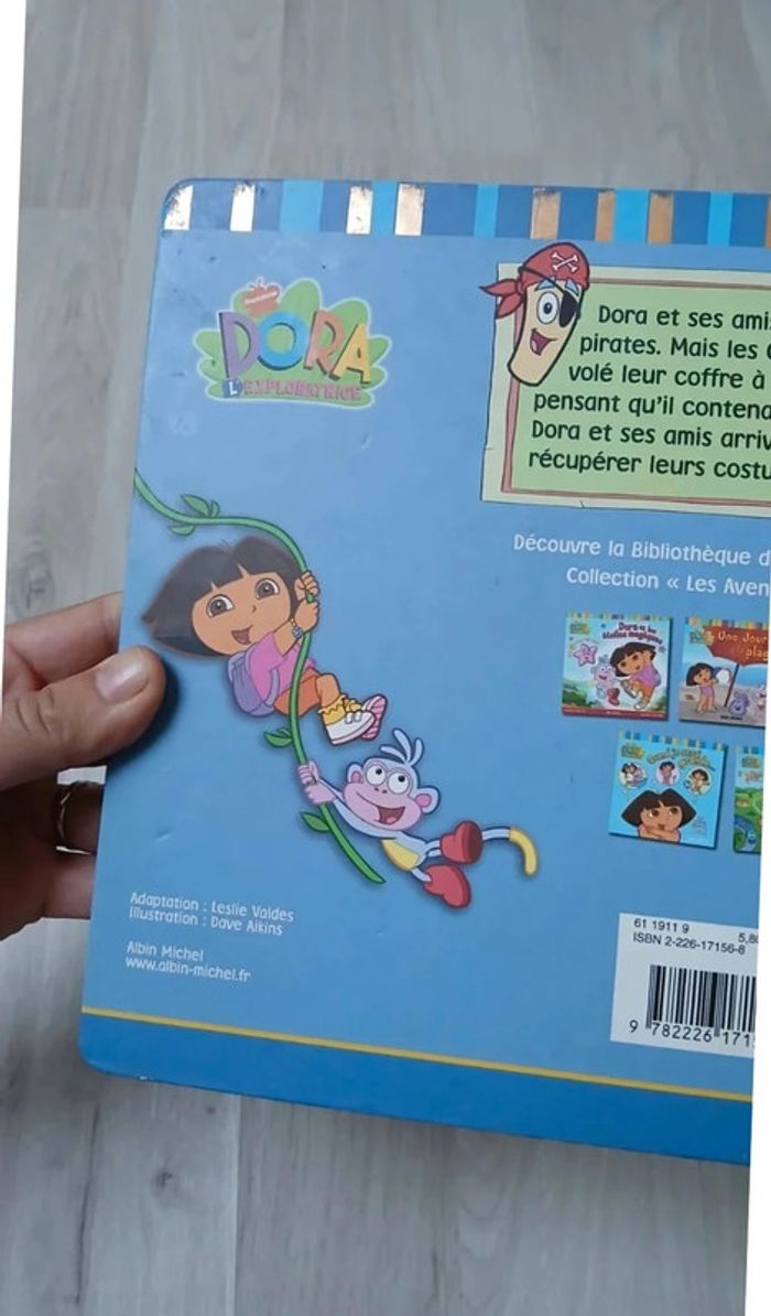 Livre dora et les pirates - photo numéro 3
