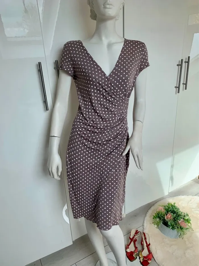 Jolie robe à pois drapée vintage