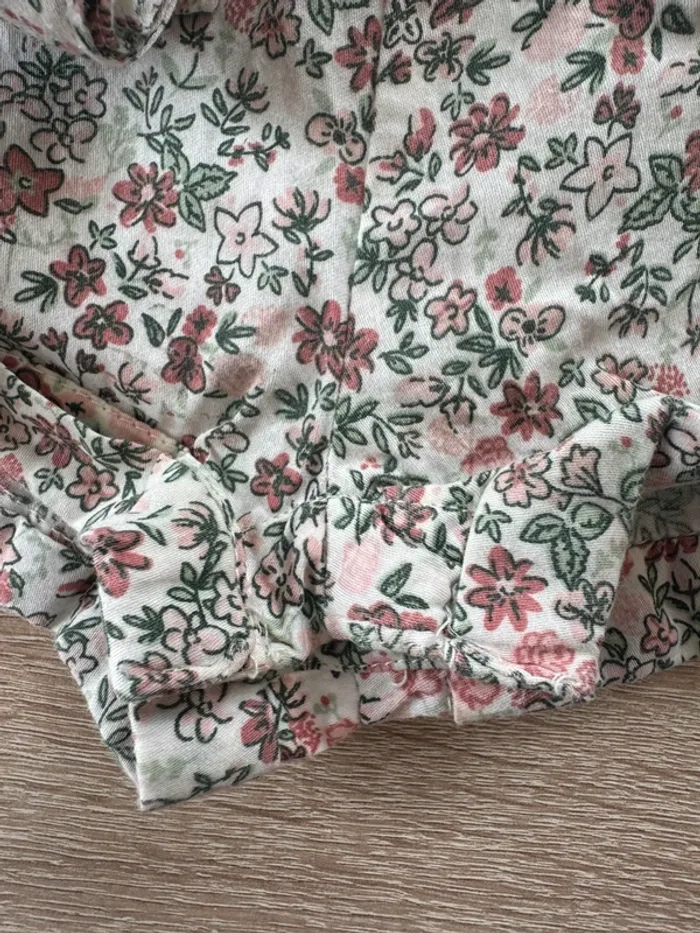 Combinaison à fleurs Tape à l’œil 9 mois TBE - photo numéro 5