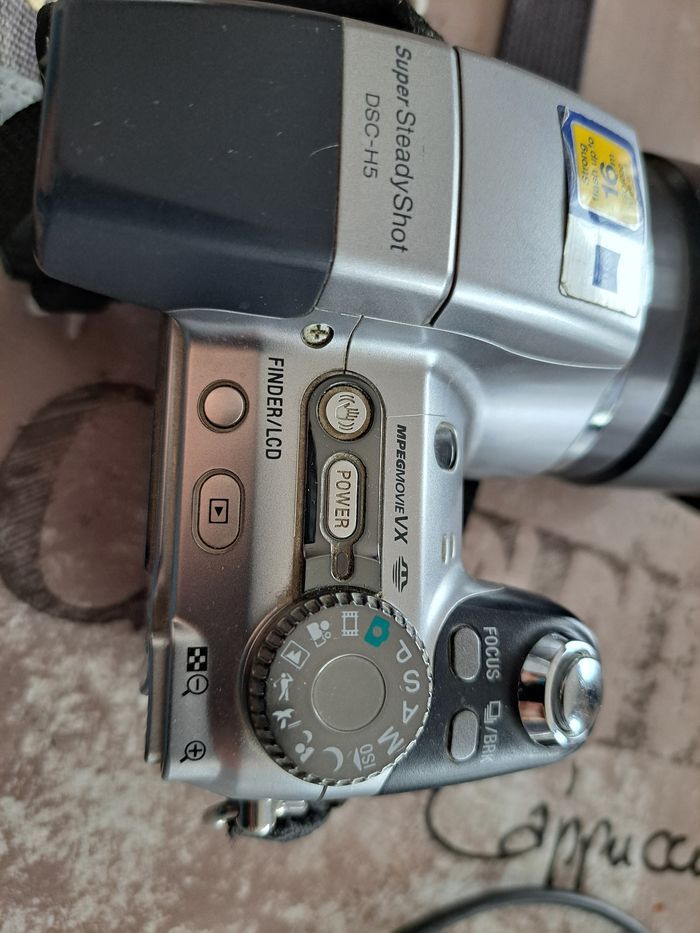 Appareil photo Sony dsc H5 - photo numéro 7