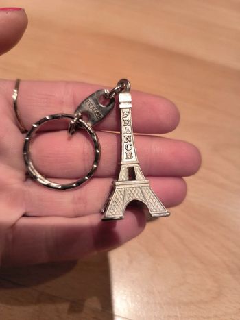 Porte clés tour Eiffel argenté