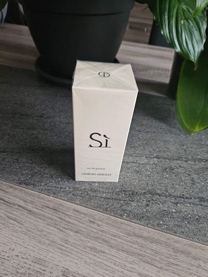 Parfum femme ( non disponible)