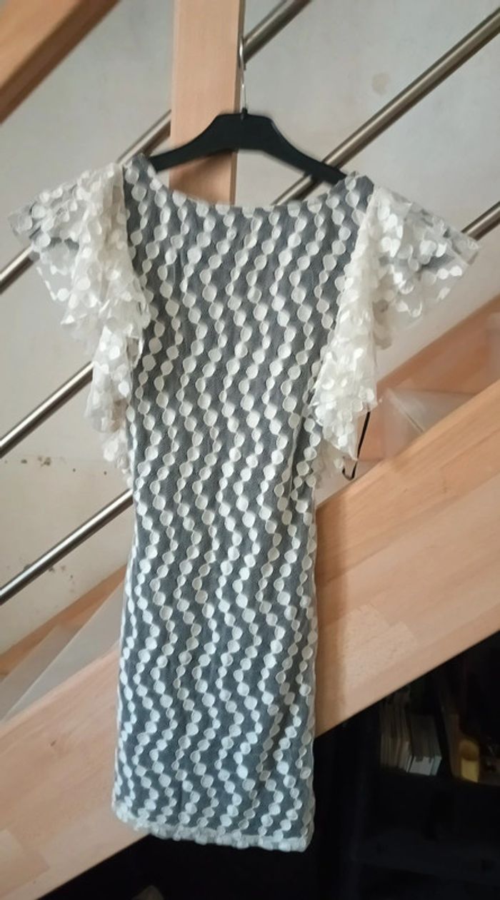 Robe moulante dos nu façon dentelle Alter taille 36