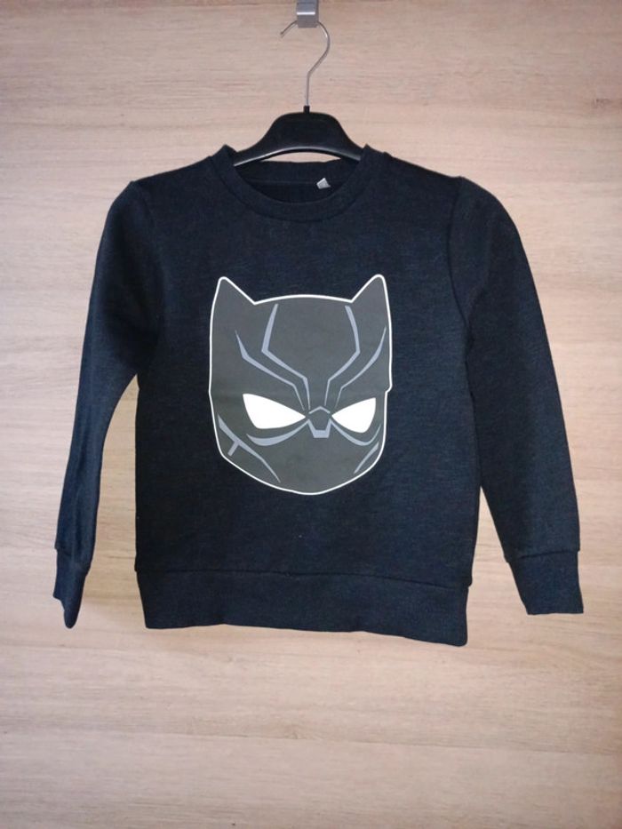 16. Sweat C&A Marvel Black Panther 134 porté 1x