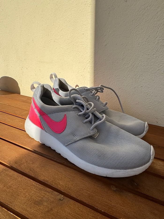 Basket Nike Roshe one gs « hyper pink »