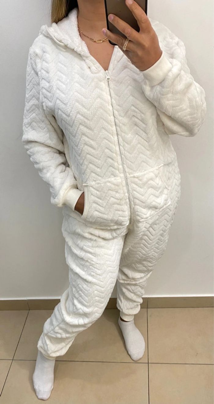 Combinaison Pyjama Douce Avec Capuche Taille S-M - photo numéro 3
