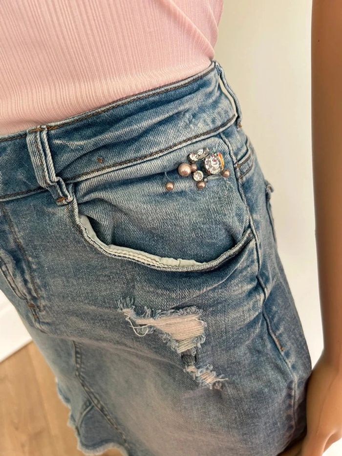 Jupe en jean bleu avec strass et perles Morgan taille 38 TBE - photo numéro 6