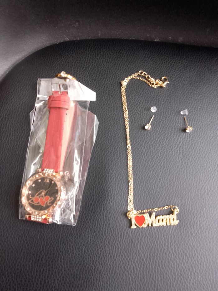 Ensemble montre+collier+bague+boucle d'oreille neuf