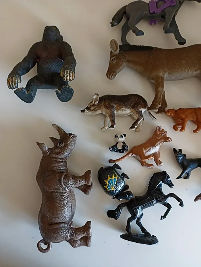 Lot 18 figurines animaux - photo numéro 2