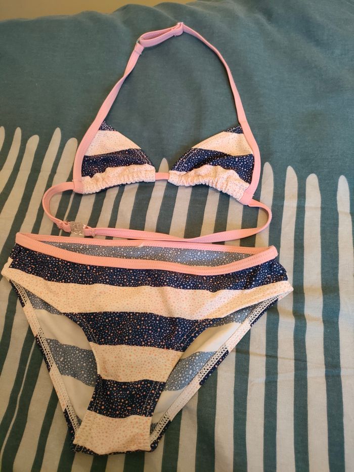 Maillot de bain fille 6-8 ans