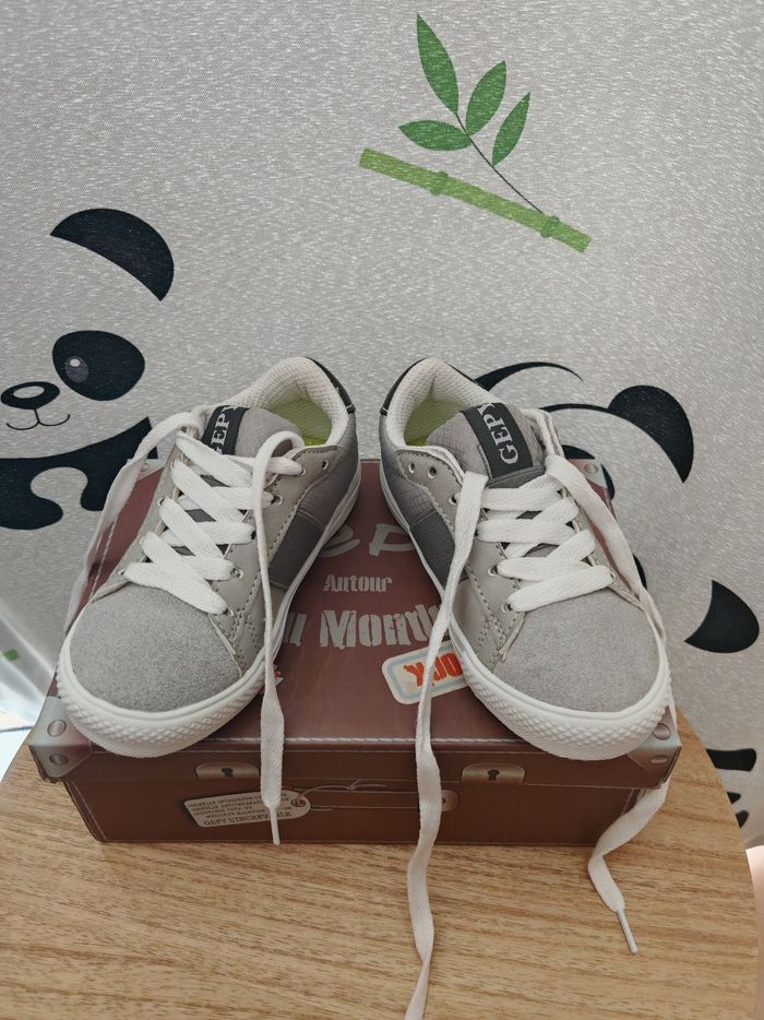 Chaussure garçon neuve pointure 26