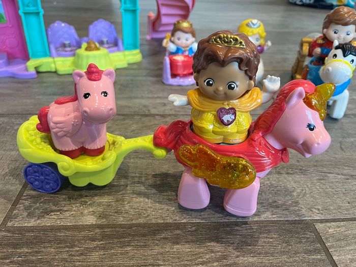 Gros lot tut tut copain , château , princesses - photo numéro 4