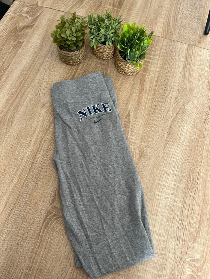 Legging gris Nike taille 38
