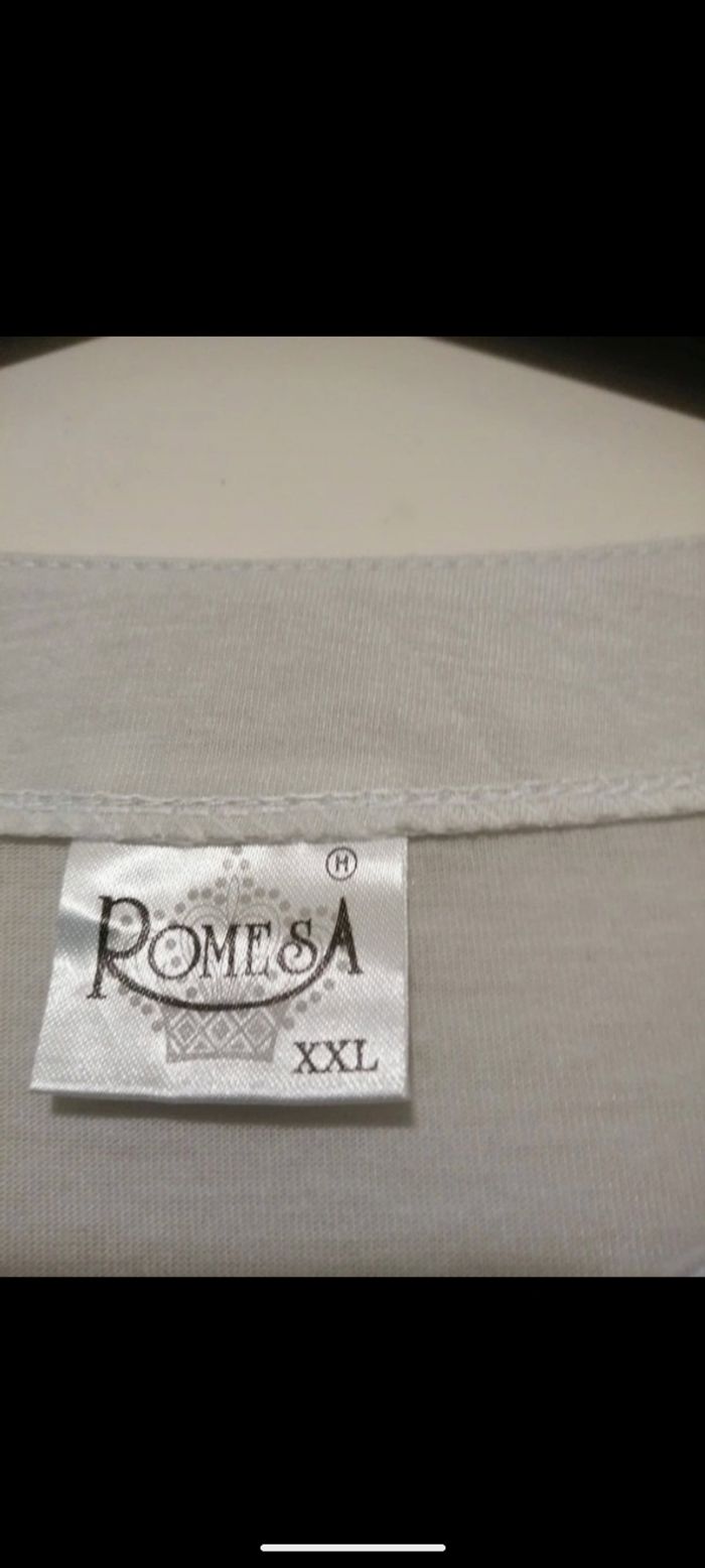 Beau tee shirt gris clair Romesa. Taille 44 - photo numéro 4