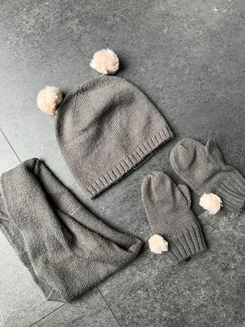 Bonnet, moufles, tour de cou snood gris 4-5 ans