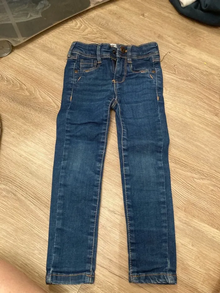 Jean okaidi 3 ans 98 cm
