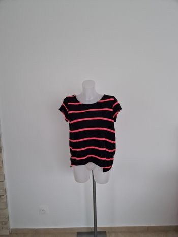 Haut noir à rayure rose dos nu triangle Mim