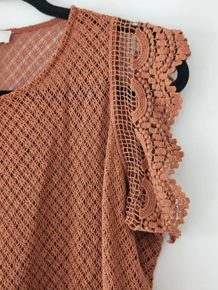 Haut brodé ajouré marron Promod taille 38 / M - photo numéro 3