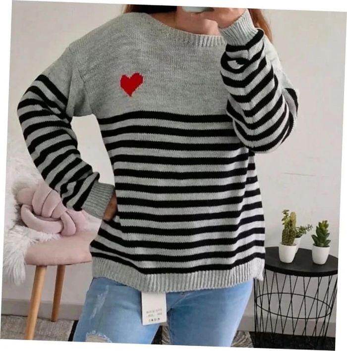 Pull marinière gris motif coeur