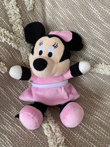Peluche doudou 22cm Disney minnie souris rose et noir très bon état