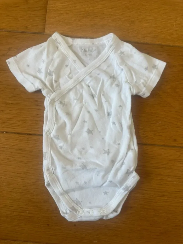Lot 3 bodies bébé 3 mois – Étoiles & uni – Mixte – Très bon état - photo numéro 2